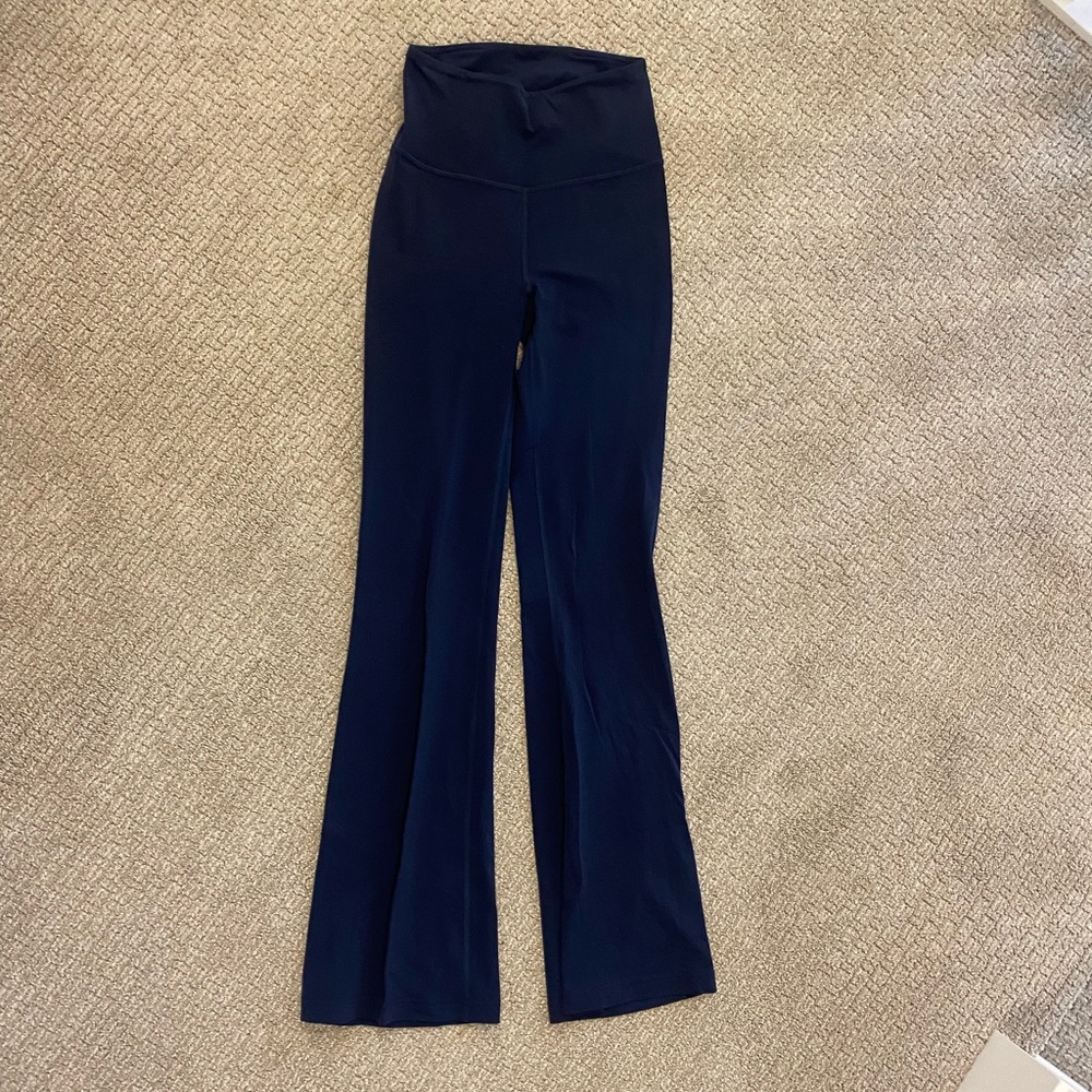 Lululemon Groove Nulu Super-High-Rise Flared Pant
Regular